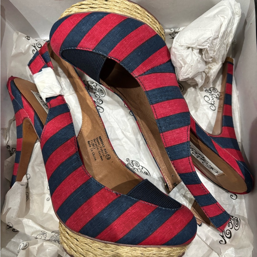 Never worn platform heel from Nordstrom.